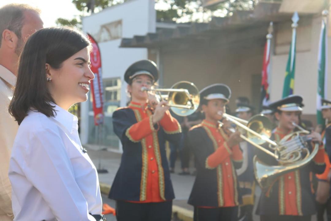 Foto 4 de 6 — Deputada Tabata Amaral visita Boa Esperança do Sul nesta quarta-feira (22)